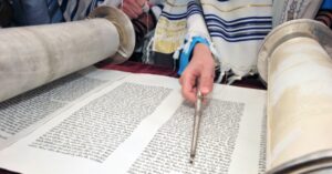 חוגגים בר מצווה